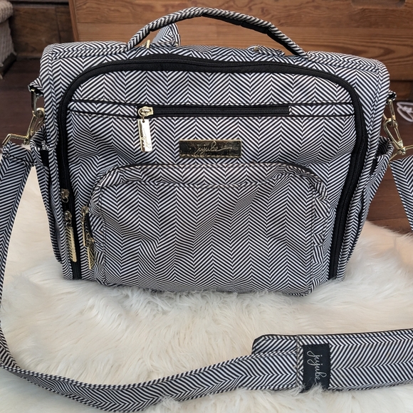Ju-Ju-Be Handbags - Jujube BFF Chromatics Black and White Chevron Diaper Breast Pump Bag Backpack